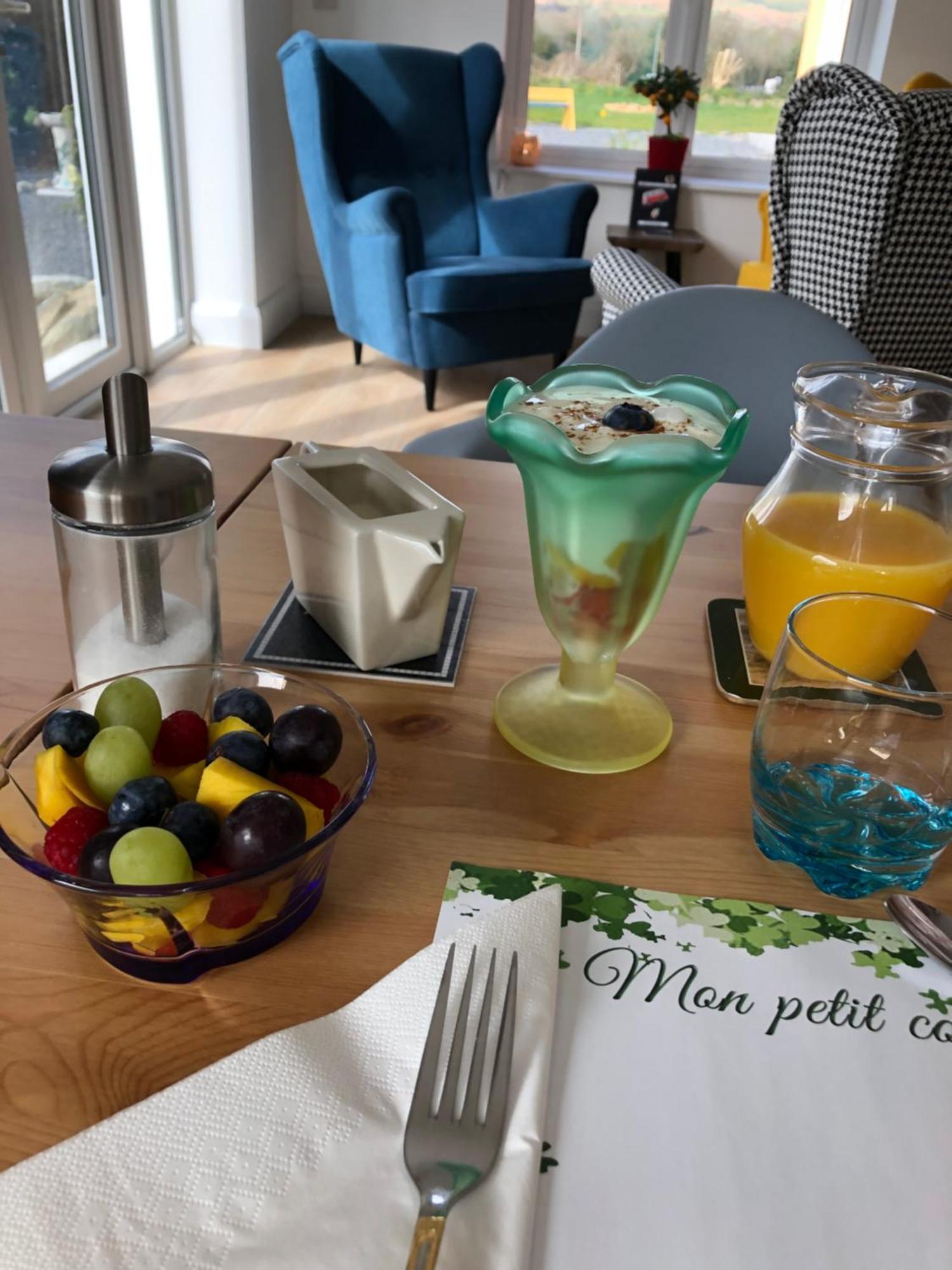 Mon Petit - And House In Couette-café 5*