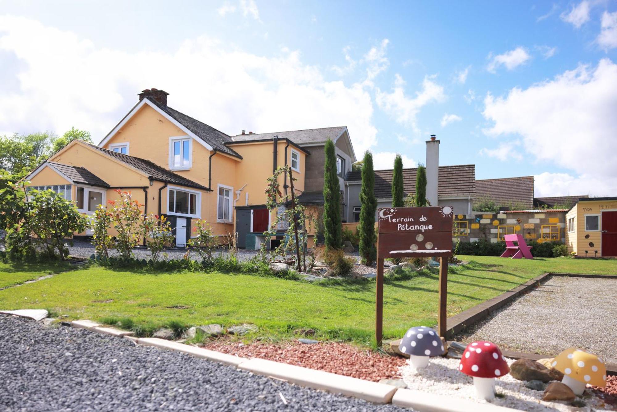 Mon Petit - And House In